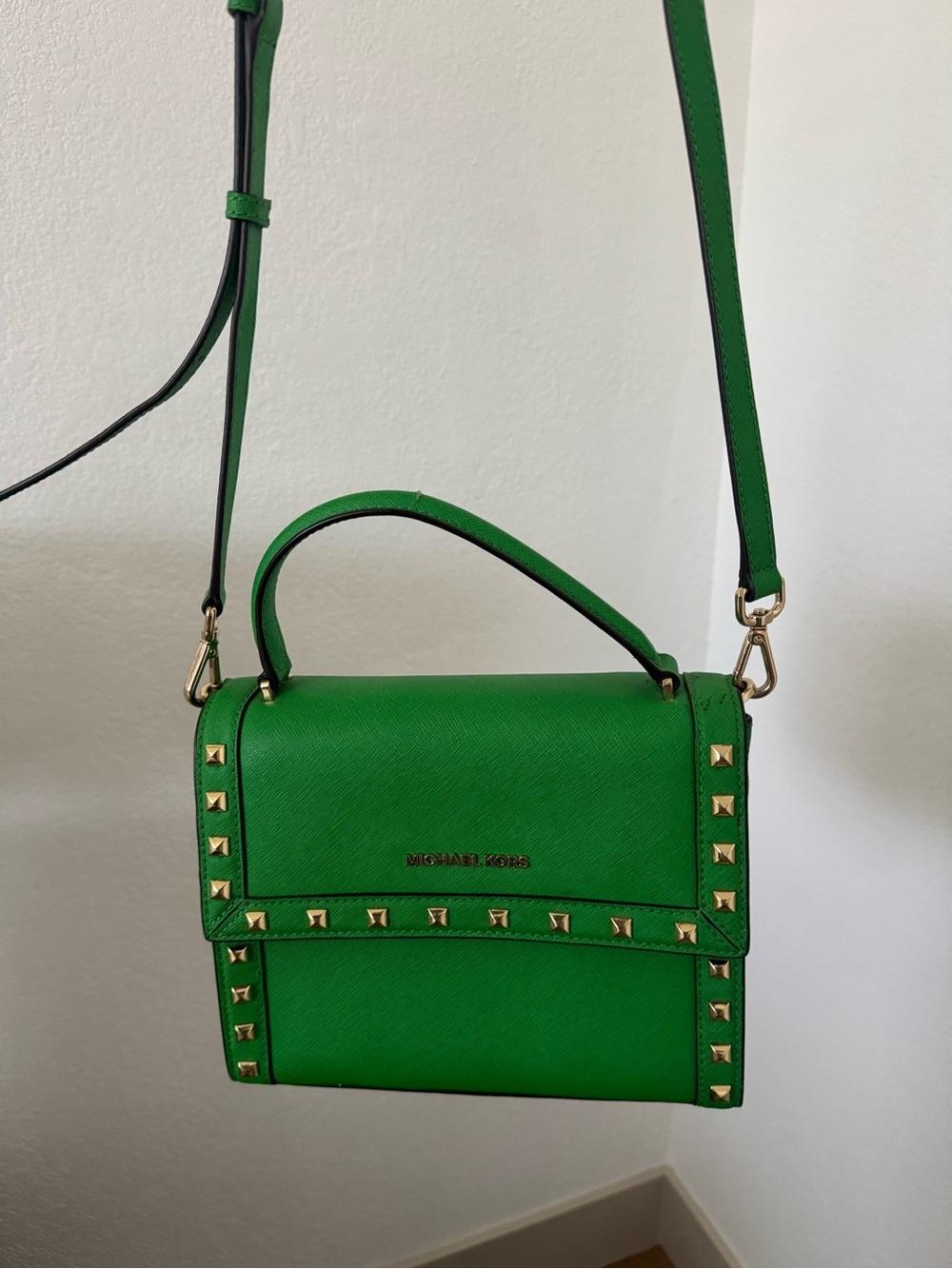 MICHAEL KORS Green Top-Handle Satchel with Gold Studs - Picture 2 of 3
